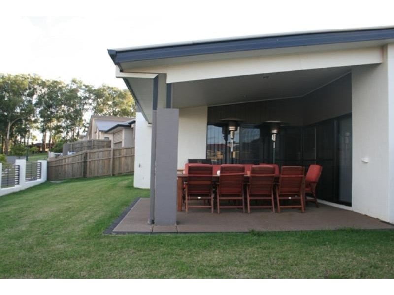 24 Poynter Street, Redland Bay QLD 4165