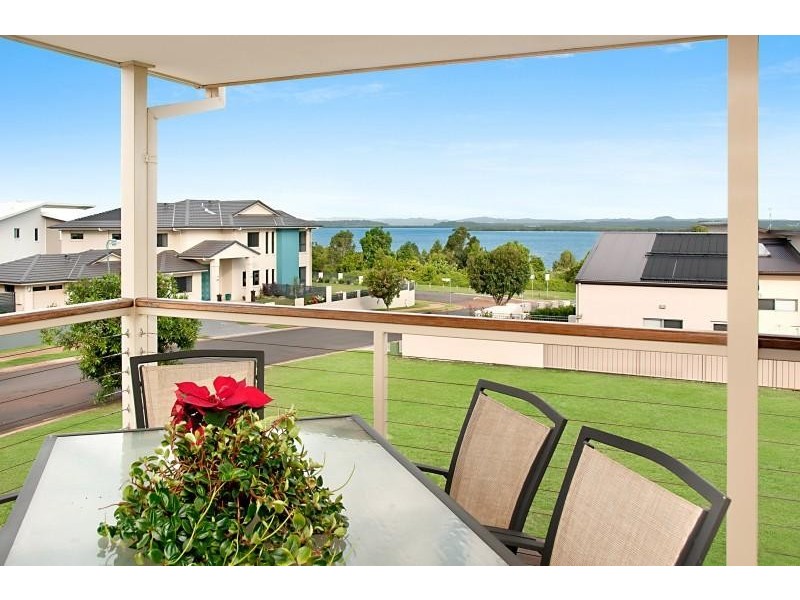68 Penzance Drive, Redland Bay QLD 4165