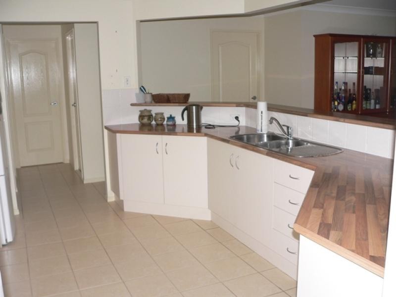 13 Tathra Court, Redland Bay QLD 4165