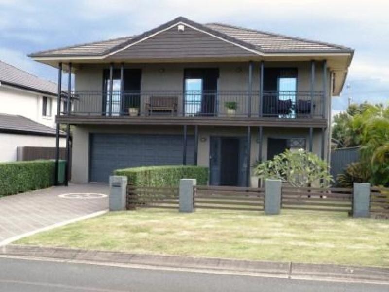 32 Kimbolton Drive, Redland Bay QLD 4165