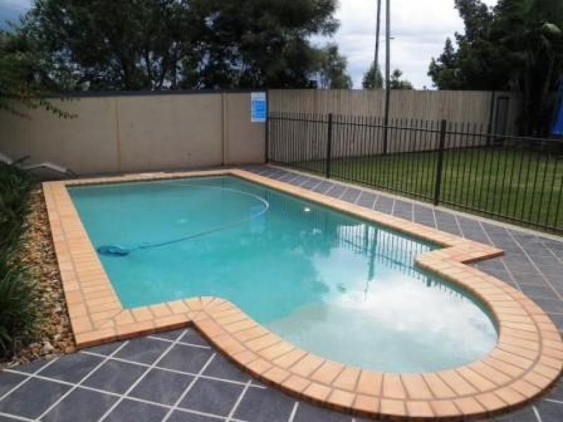 32 Kimbolton Drive, Redland Bay QLD 4165