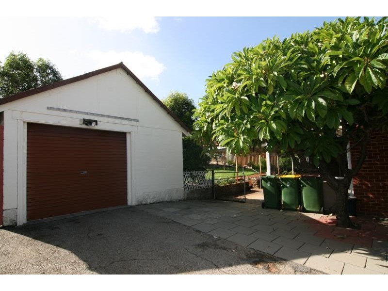 5 Grosvenor Road, Bayswater WA 6053