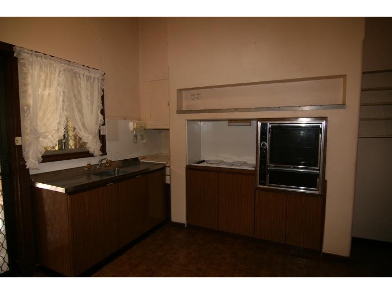 5 Grosvenor Road, Bayswater WA 6053