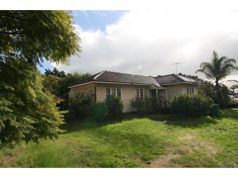 4 Adelphi Street, Bayswater WA 6053