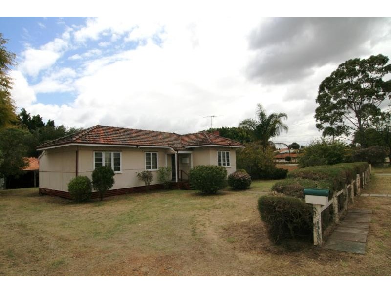4 Adelphi Street, Bayswater WA 6053