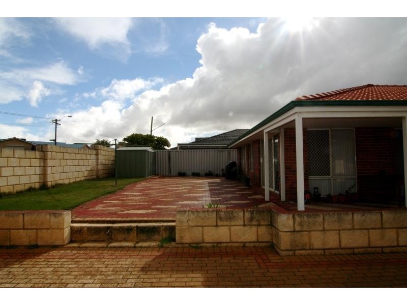 1 Meakins Court, Bayswater WA 6053