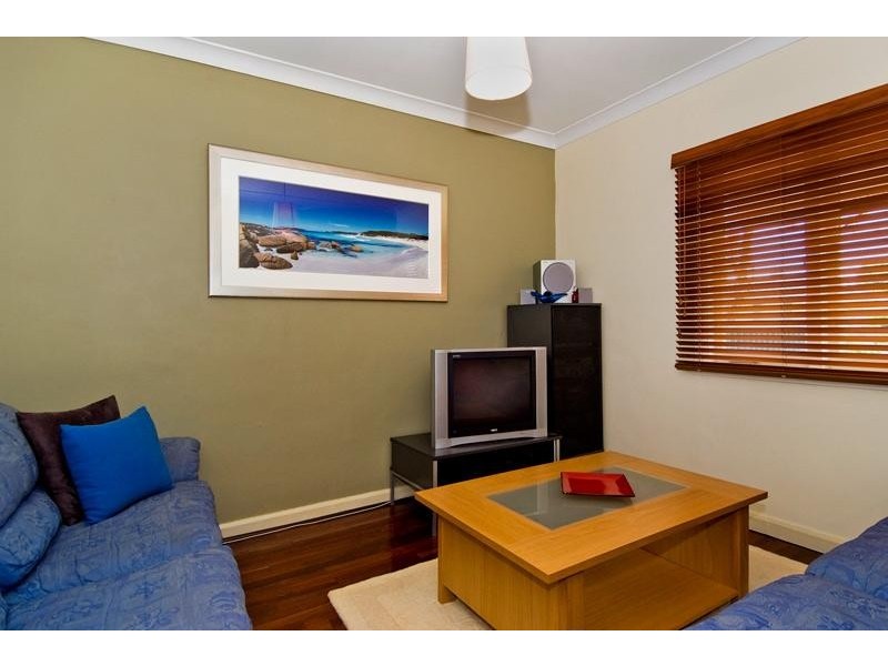 8 Coombe Street, Bayswater WA 6053
