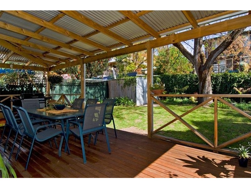 8 Coombe Street, Bayswater WA 6053