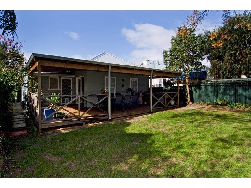 8 Coombe Street, Bayswater WA 6053