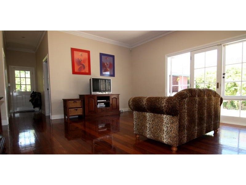 42 Harcourt Street, Bassendean WA 6054