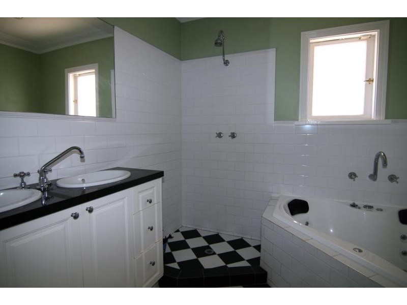 42 Harcourt Street, Bassendean WA 6054