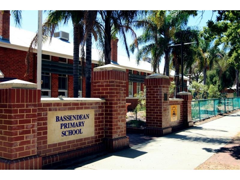 42 Harcourt Street, Bassendean WA 6054