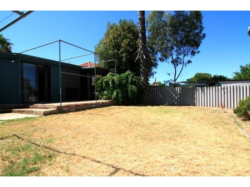 17 Wholley Street, Bayswater WA 6053