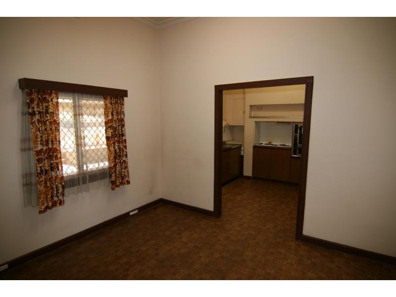 5 Grosvenor Road, Bayswater WA 6053