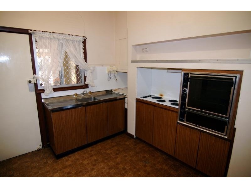 5 Grosvenor Road, Bayswater WA 6053