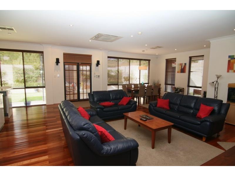 34 Langley Road, Bayswater WA 6053