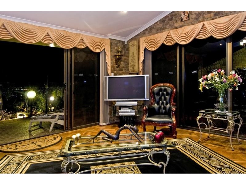 50 Nelson Crescent, Lesmurdie WA 6076