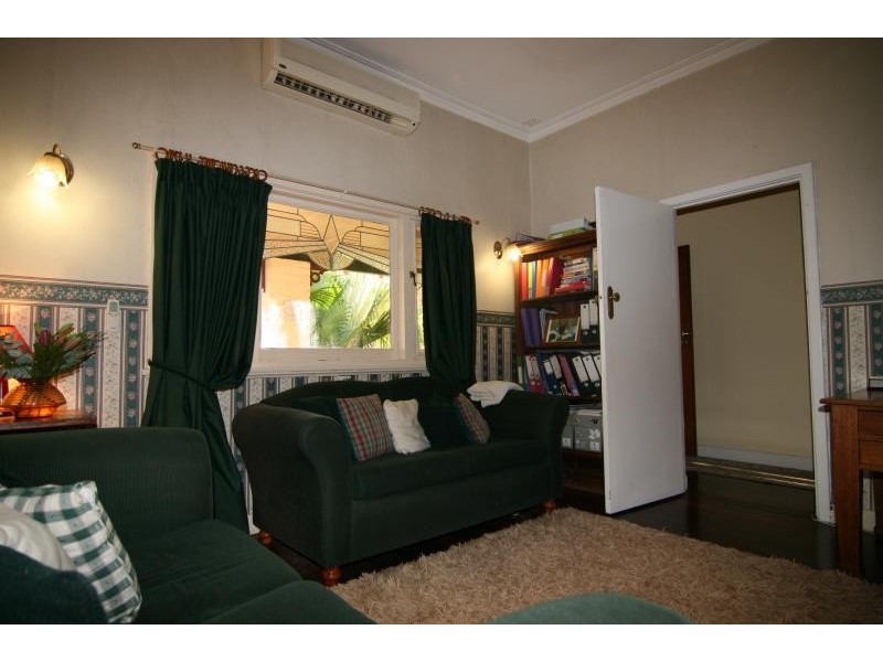 9 Barton Parade, Bassendean WA 6054