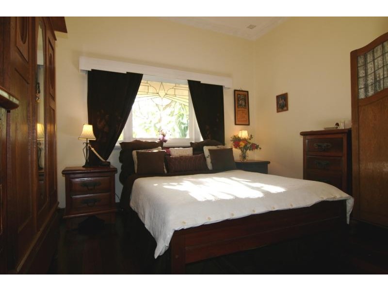 9 Barton Parade, Bassendean WA 6054