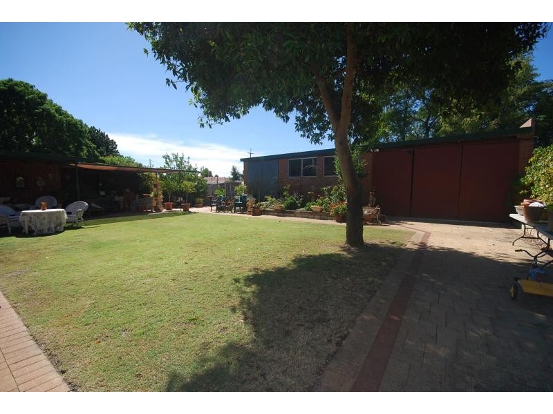 11 Belinda Avenue, Cloverdale WA 6105