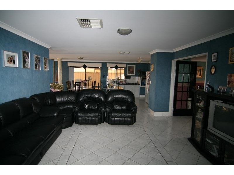 64 East Road, Pearsall WA 6065