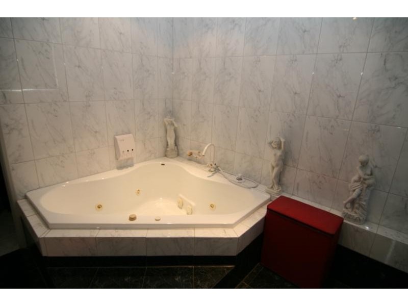 64 East Road, Pearsall WA 6065