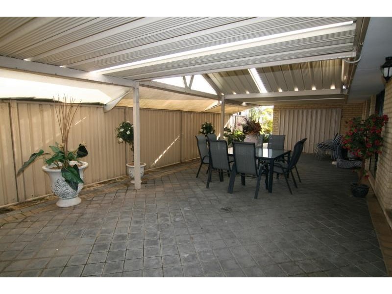 64 East Road, Pearsall WA 6065