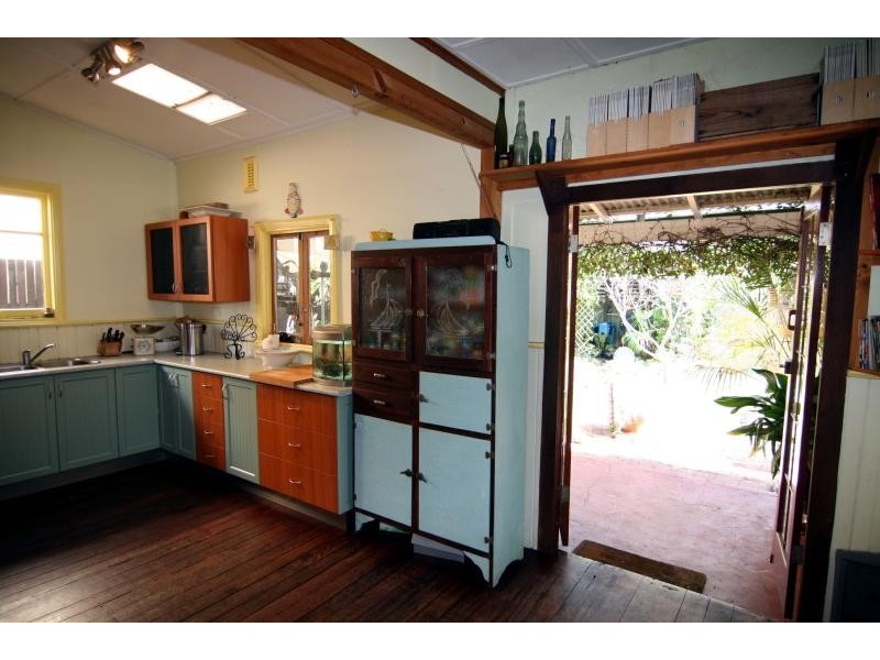 11 Eighth Avenue, Bassendean WA 6054