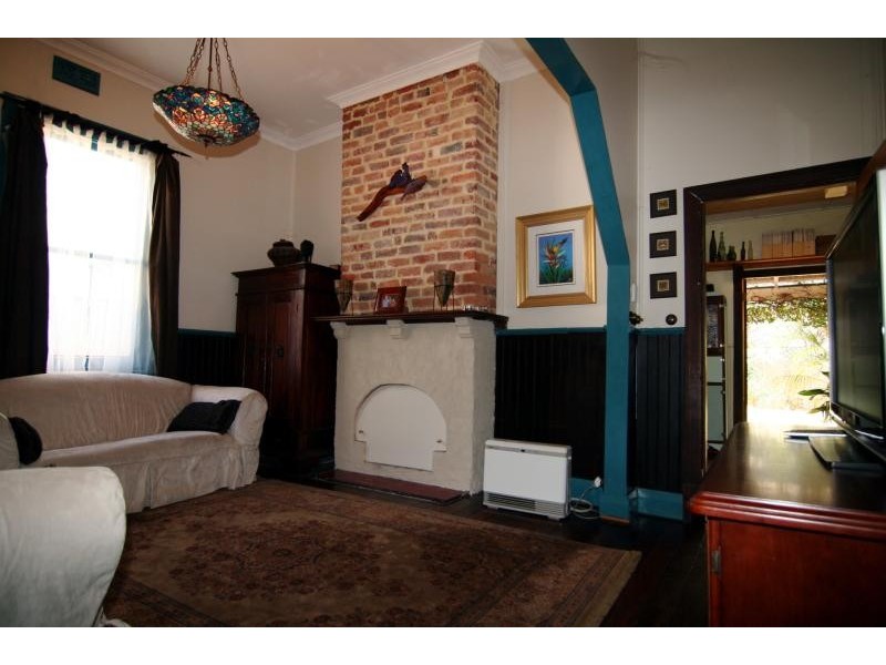 11 Eighth Avenue, Bassendean WA 6054