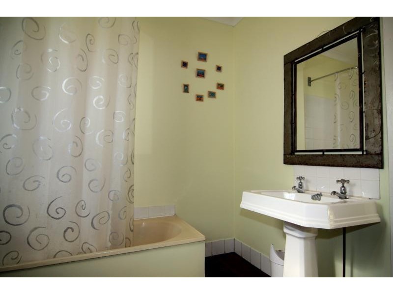 11 Eighth Avenue, Bassendean WA 6054