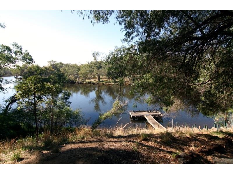 11 Eighth Avenue, Bassendean WA 6054