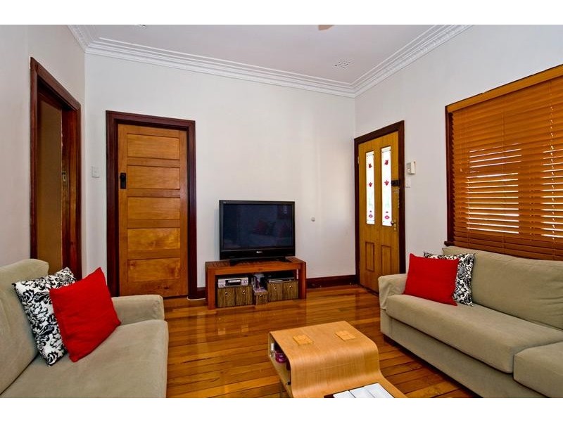 12 Arundel Street, Bayswater WA 6053