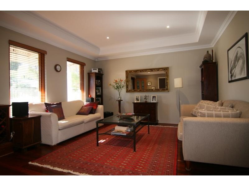 9 A Martha Street, Guildford WA 6055