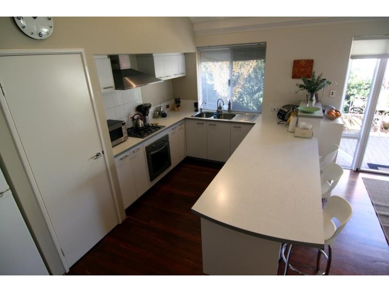 9 A Martha Street, Guildford WA 6055