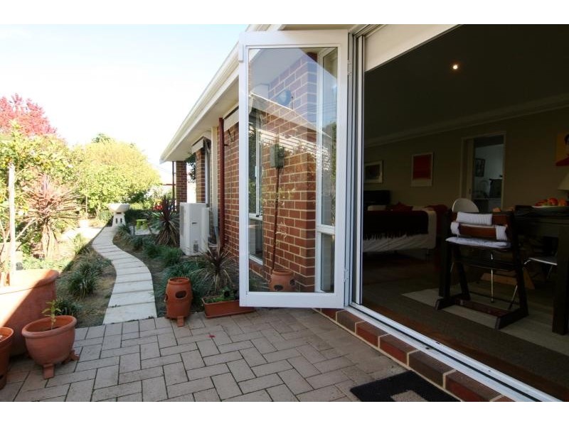 9 A Martha Street, Guildford WA 6055