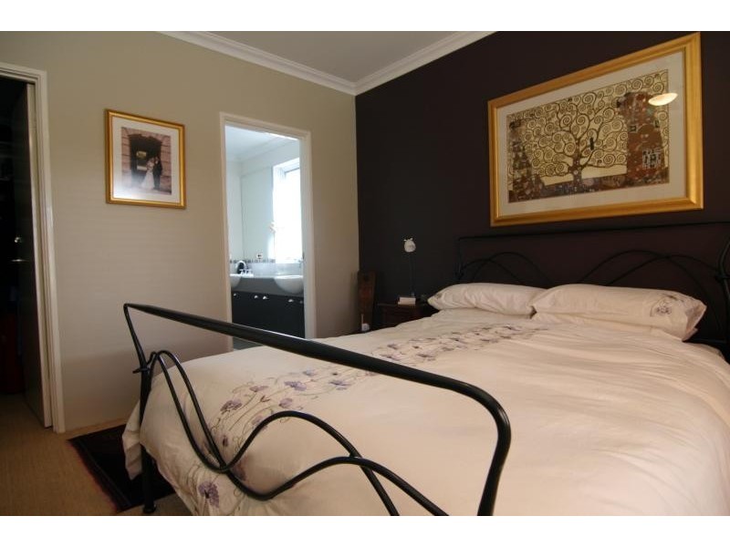 9 A Martha Street, Guildford WA 6055