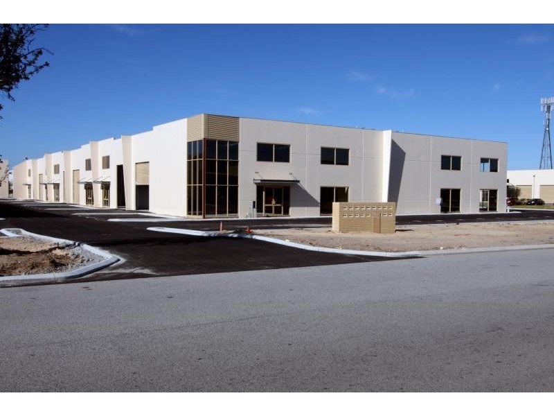 24 Beringarra Avenue, Malaga WA 6090