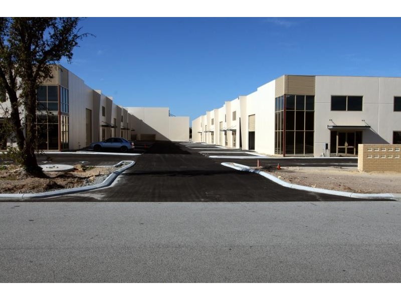 24 Beringarra Avenue, Malaga WA 6090