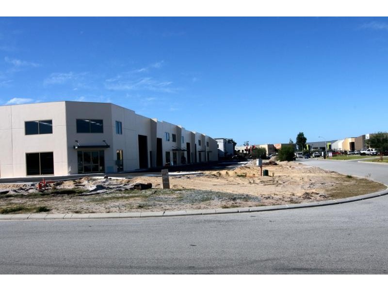 24 Beringarra Avenue, Malaga WA 6090