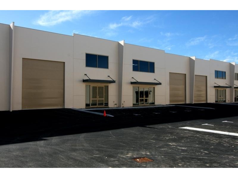 24 Beringarra Avenue, Malaga WA 6090