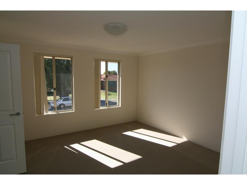 260 Robinson Avenue, Cloverdale WA 6105