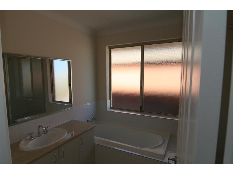 260 Robinson Avenue, Cloverdale WA 6105