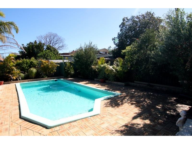 29 Rothbury Road, Embleton WA 6062