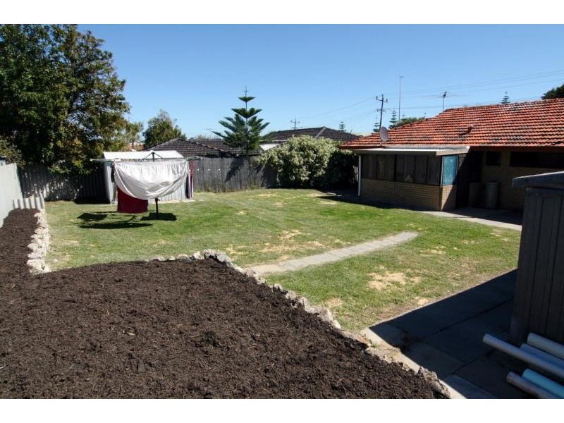 46 Banks Ave, Hillarys WA 6025