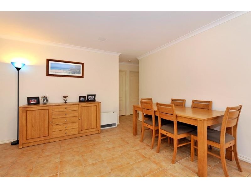 4/33 Langley Road, Bayswater WA 6053