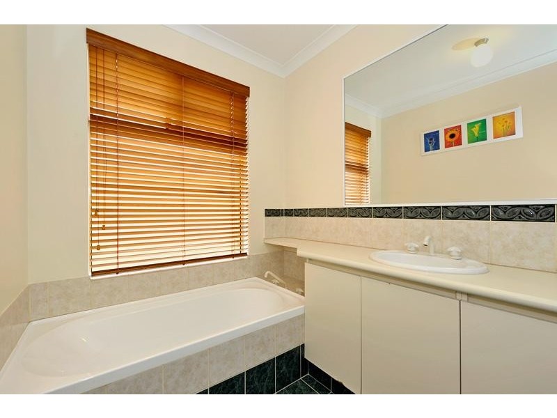 4/33 Langley Road, Bayswater WA 6053