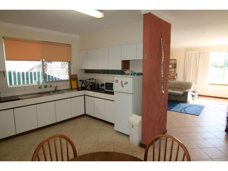 2/5 Cole Place, Dianella WA 6059