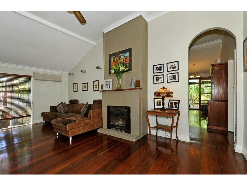 64 Railway Parade, Bayswater WA 6053