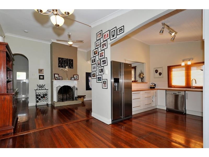 64 Railway Parade, Bayswater WA 6053