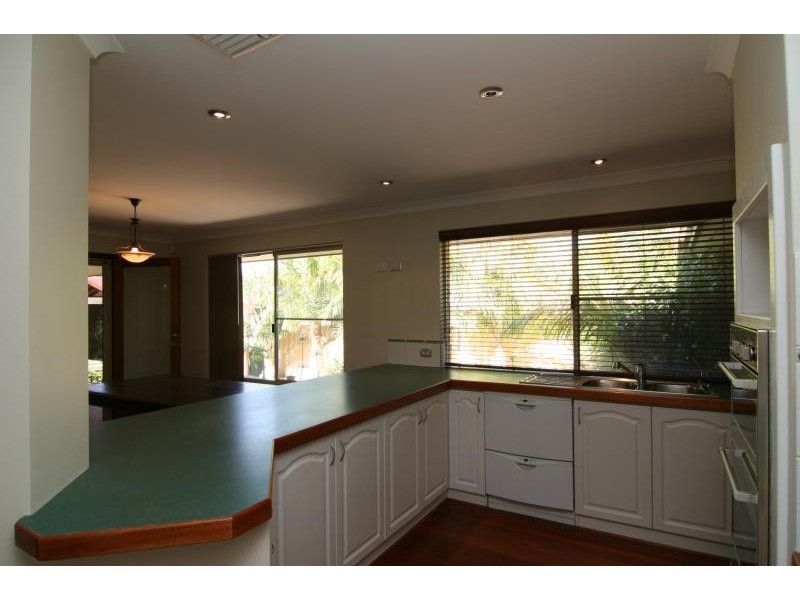 8 Janeville Place, South Guildford WA 6055